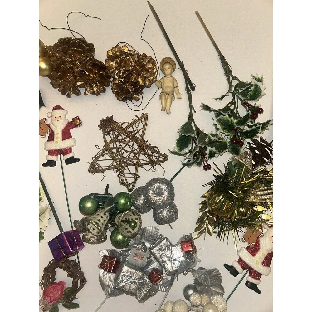 Lot Of Christmas Wreath Decor Comes As Pictured